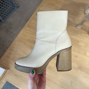 Women’s heel boots
